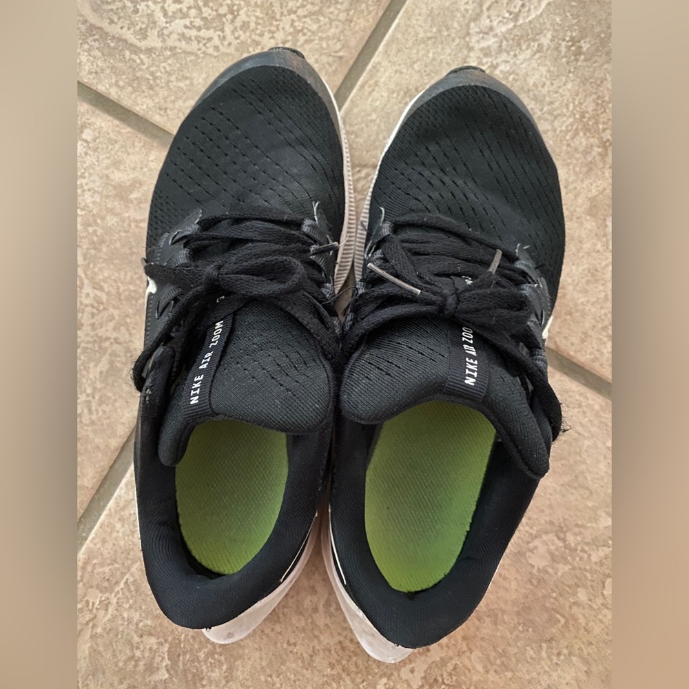 Boys Nike 4.5 sneakers
